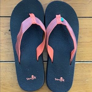 Sanuk Flip Flops
